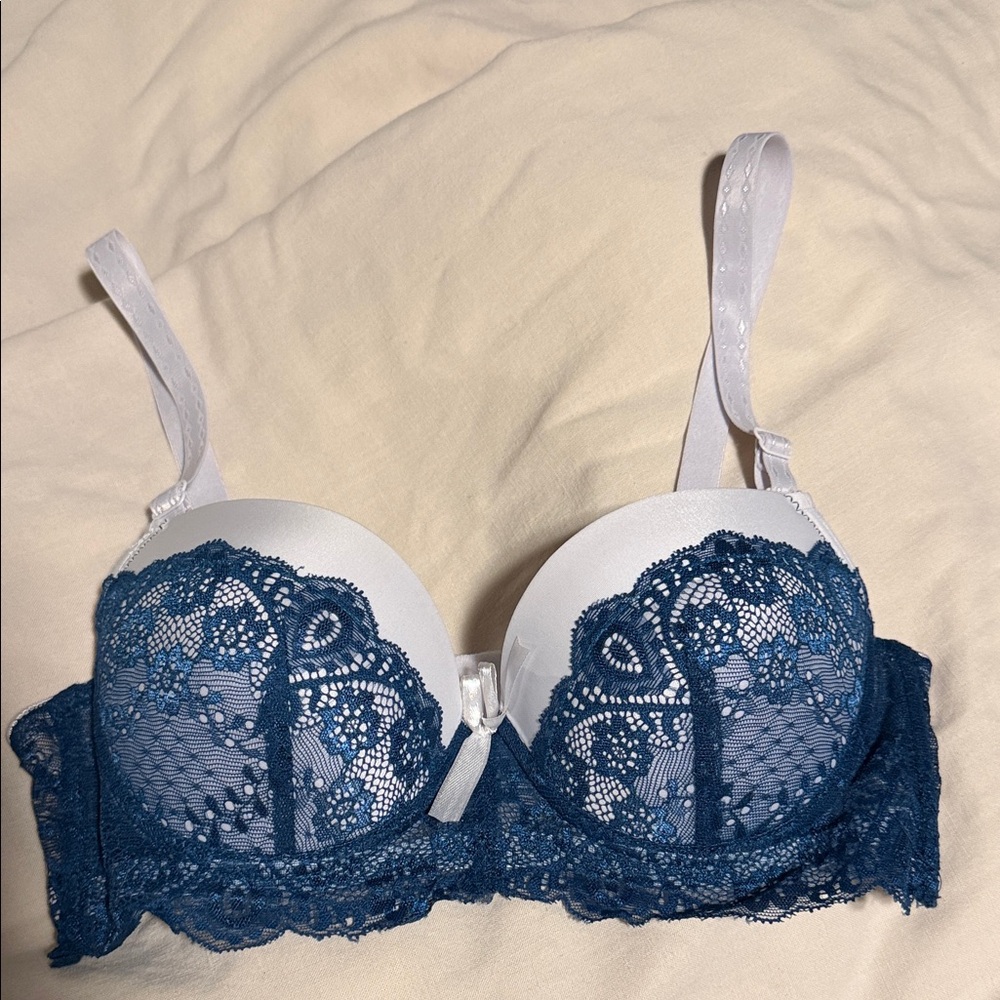 SHEIN Lace Overlay Bra in Blue and White